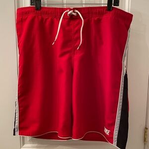 WORN ONCE NIKE MEN’S SIZE LARGE SWIM TRUNKS IN EXCELLENT PRE-OWNED CONDITION